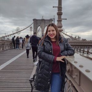 Meet your Posher, Alejandra